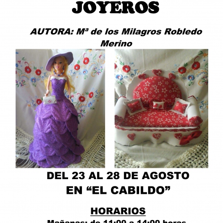 Exposición de joyeros y muñecas de papel de Milagros Robledo