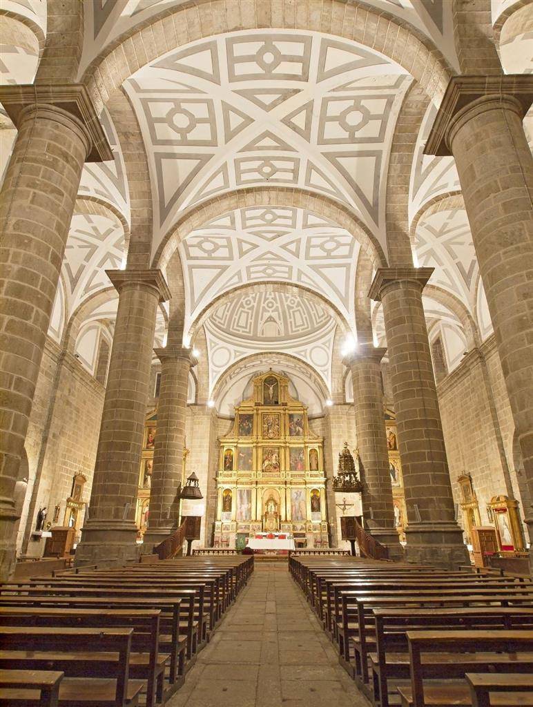 Iglesia de Santiago Apóstol - Ayuntamiento de Cebreros